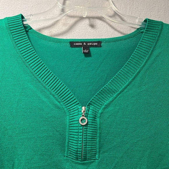 Cable & Gauge Kelly/Emerald Green Sweater with Quarter Zip Detail in Large - Picture 6 of 16